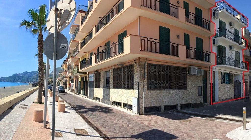 Loft Baia Di Letojanni Apartment Exterior photo